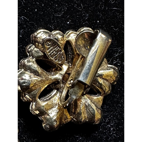 Vintage Weiss Clip on Floral Earrings Gold Tone AB & Fuschia Rhinestones - Picture 3 of 4